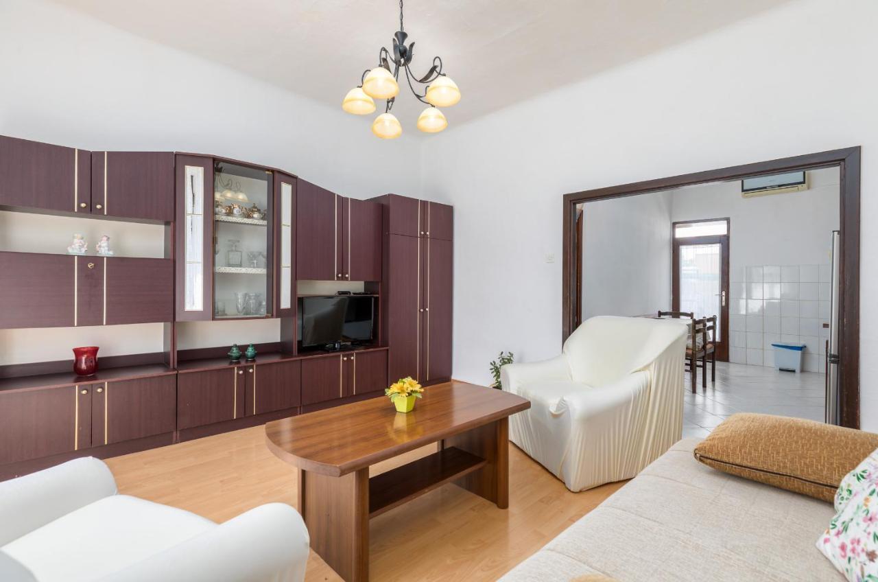 Apartment Ana Фажана Екстер'єр фото
