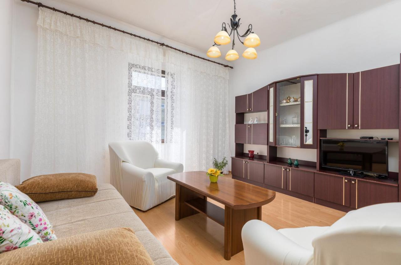 Apartment Ana Фажана Екстер'єр фото