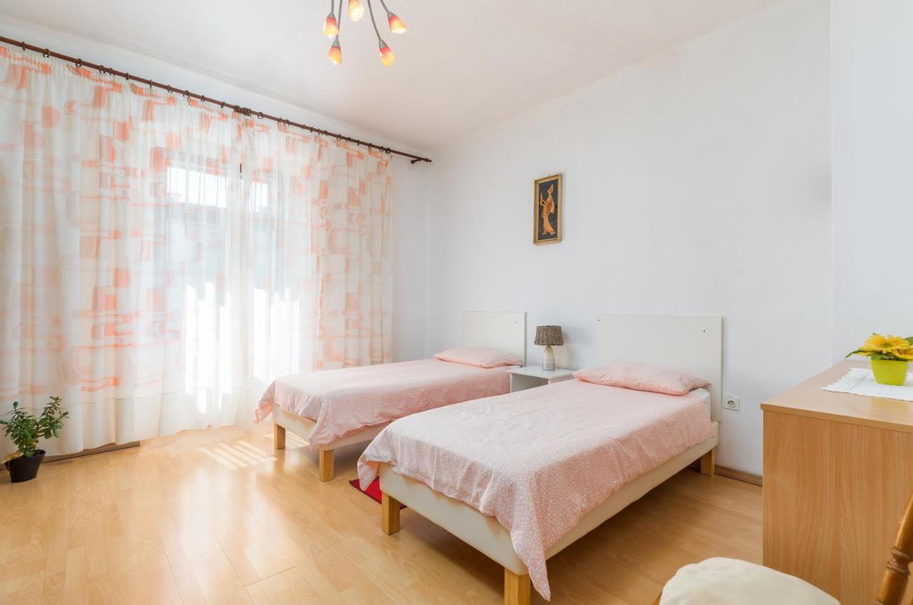 Apartment Ana Фажана Екстер'єр фото